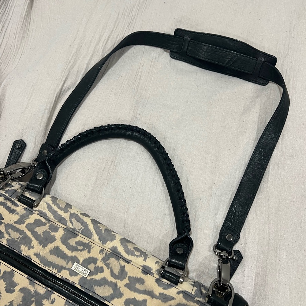 Be & D Leopard Print Soft Leather Laptop/ Work Everyday Messenger Bag - Picture 14 of 16